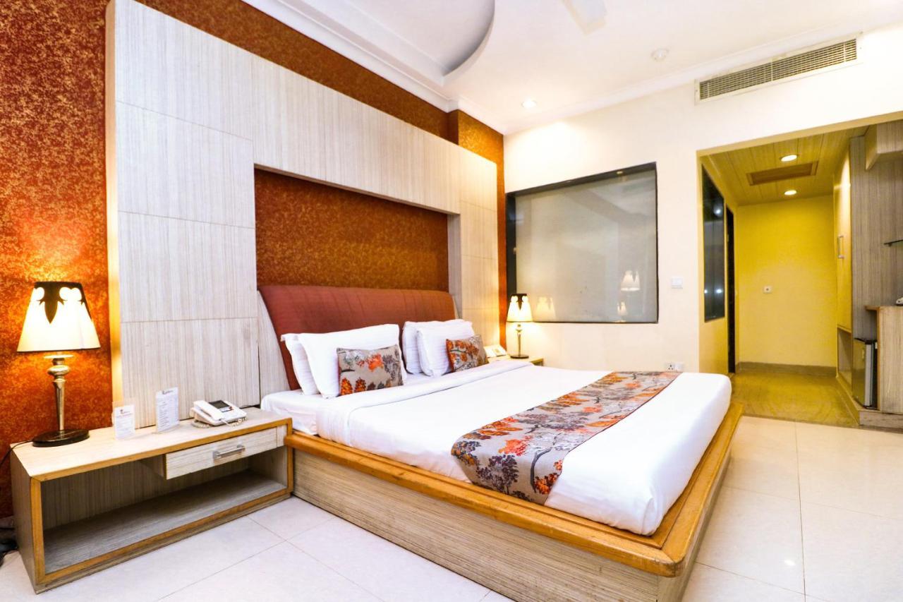โรงแรม ราชศรี จัณฑีครห์ ภายนอก รูปภาพ