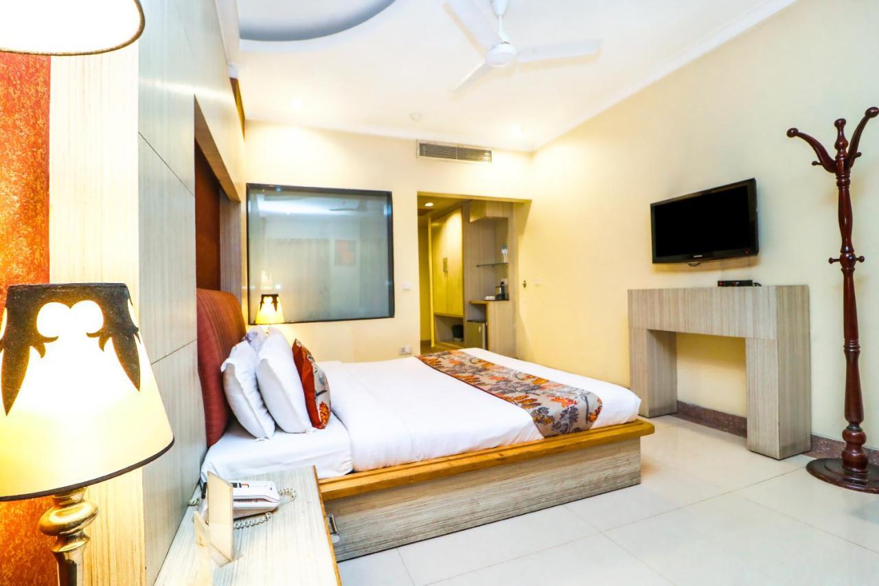 โรงแรม ราชศรี จัณฑีครห์ ภายนอก รูปภาพ