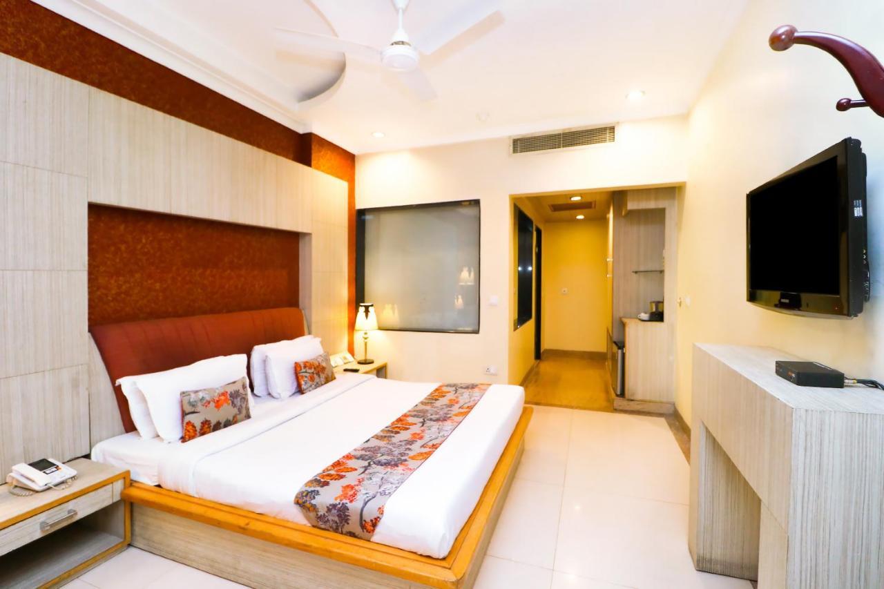 โรงแรม ราชศรี จัณฑีครห์ ภายนอก รูปภาพ